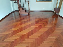 Acuchillado y barnizado parquet