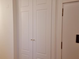 Armario fresado lacado blanco roto 2H