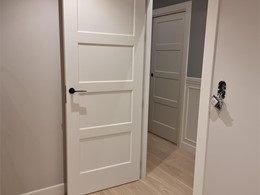 Puerta lacada, tarima flotante roble 1lama