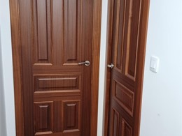 Puerta sapelly clásica
